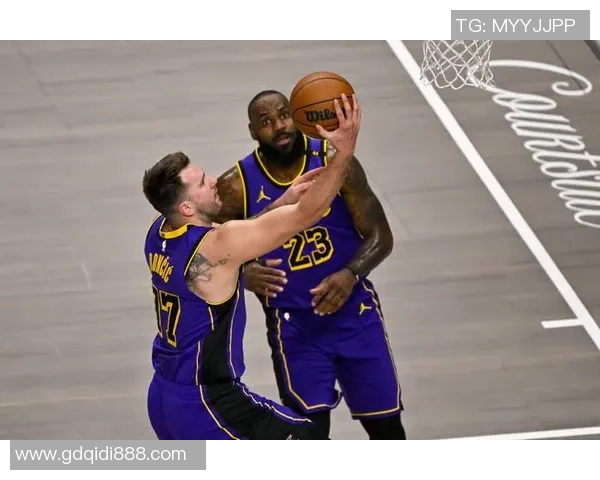 2020年2月7日火箭与湖人精彩对决回顾赛场瞬间与球员表现分析